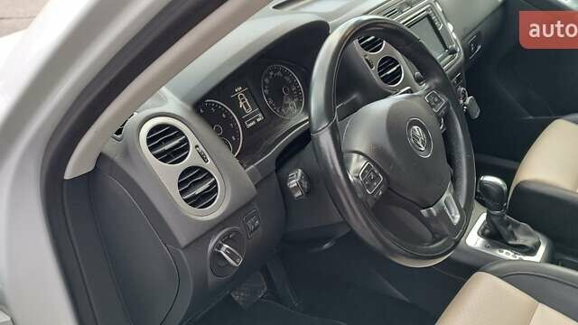 Белый Фольксваген Тигуан, объемом двигателя 2 л и пробегом 228 тыс. км за 13850 $, фото 32 на Automoto.ua
