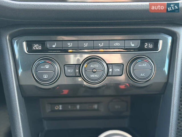 Белый Фольксваген Тигуан, объемом двигателя 2 л и пробегом 207 тыс. км за 20900 $, фото 16 на Automoto.ua