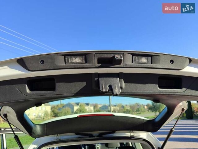 Белый Фольксваген Тигуан, объемом двигателя 2 л и пробегом 93 тыс. км за 13500 $, фото 18 на Automoto.ua