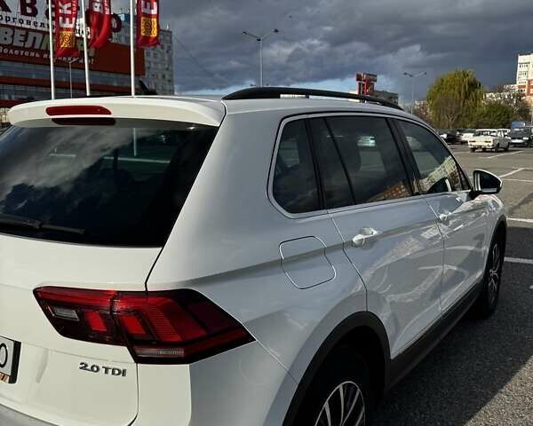 Білий Фольксваген Тігуан, об'ємом двигуна 1.98 л та пробігом 179 тис. км за 23500 $, фото 2 на Automoto.ua