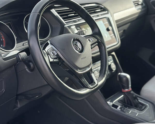 Белый Фольксваген Тигуан, объемом двигателя 1.98 л и пробегом 160 тыс. км за 16200 $, фото 29 на Automoto.ua