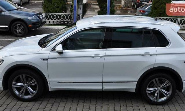 Белый Фольксваген Тигуан, объемом двигателя 1.98 л и пробегом 54 тыс. км за 27700 $, фото 2 на Automoto.ua