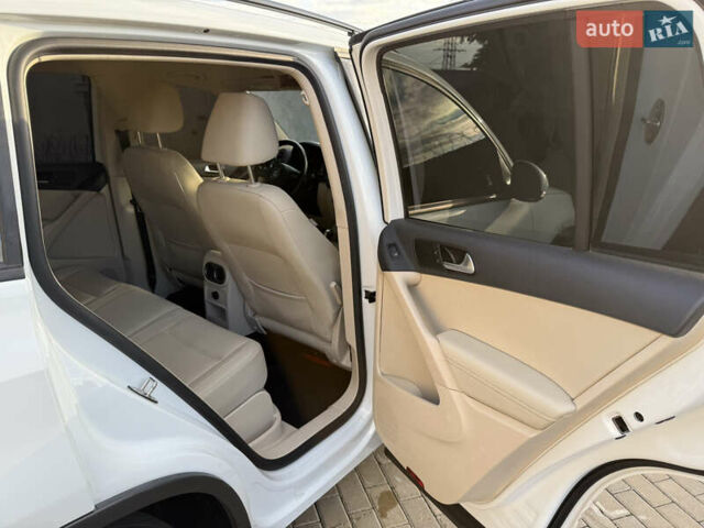 Белый Фольксваген Тигуан, объемом двигателя 1.98 л и пробегом 108 тыс. км за 14500 $, фото 17 на Automoto.ua