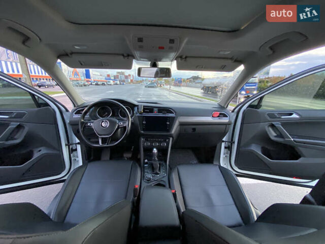 Білий Фольксваген Тігуан, об'ємом двигуна 1.98 л та пробігом 128 тис. км за 24000 $, фото 19 на Automoto.ua