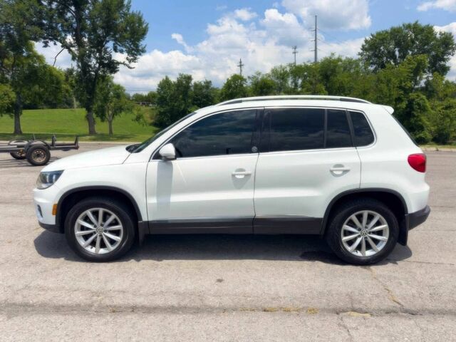 Белый Фольксваген Тигуан, объемом двигателя 2 л и пробегом 62 тыс. км за 8400 $, фото 3 на Automoto.ua