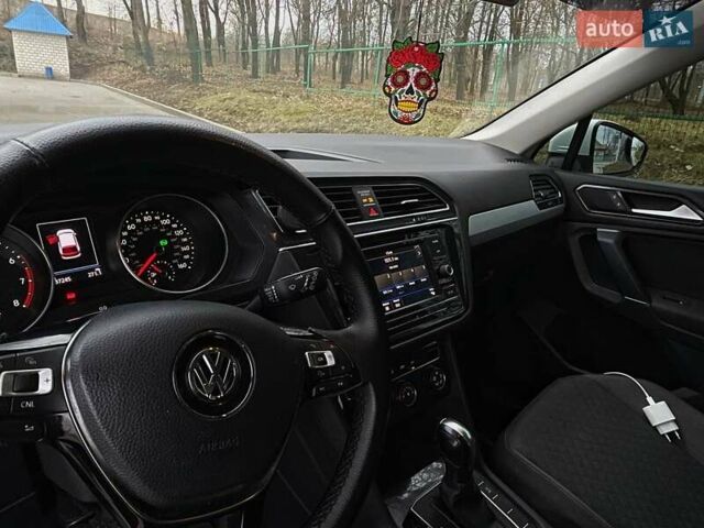 Білий Фольксваген Тігуан, об'ємом двигуна 1.98 л та пробігом 137 тис. км за 17000 $, фото 11 на Automoto.ua
