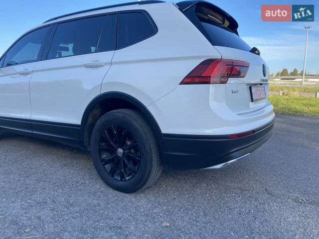 Белый Фольксваген Тигуан, объемом двигателя 2 л и пробегом 166 тыс. км за 14700 $, фото 15 на Automoto.ua