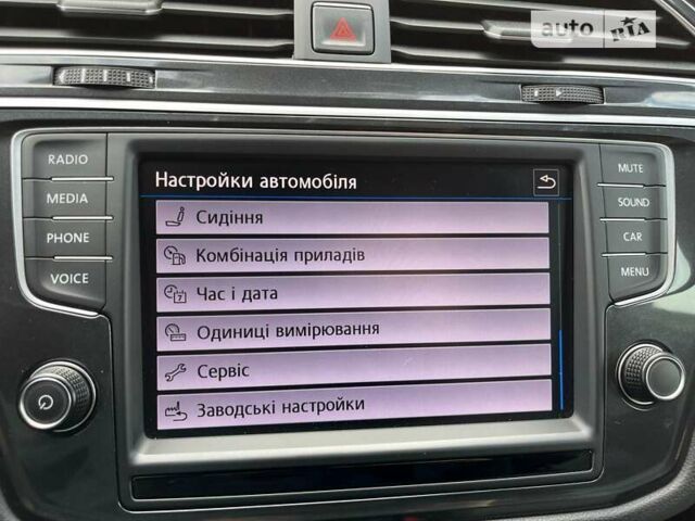 Білий Фольксваген Тігуан, об'ємом двигуна 2 л та пробігом 211 тис. км за 25800 $, фото 117 на Automoto.ua