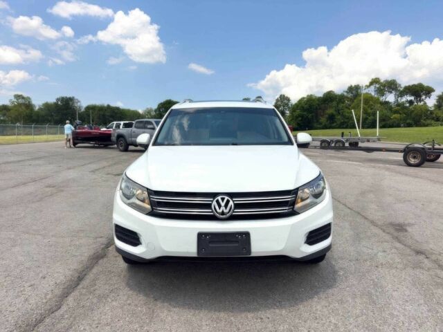 Белый Фольксваген Тигуан, объемом двигателя 2 л и пробегом 62 тыс. км за 8400 $, фото 1 на Automoto.ua