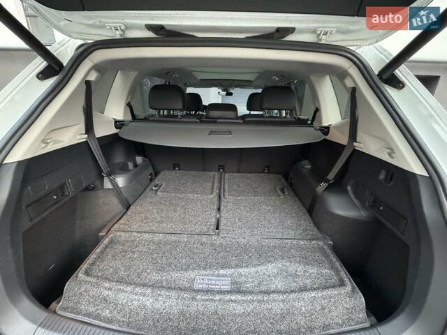 Білий Фольксваген Тігуан, об'ємом двигуна 1.98 л та пробігом 74 тис. км за 22222 $, фото 35 на Automoto.ua