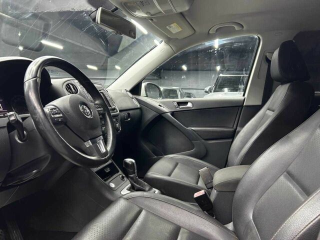 Білий Фольксваген Тігуан, об'ємом двигуна 2 л та пробігом 166 тис. км за 14200 $, фото 7 на Automoto.ua