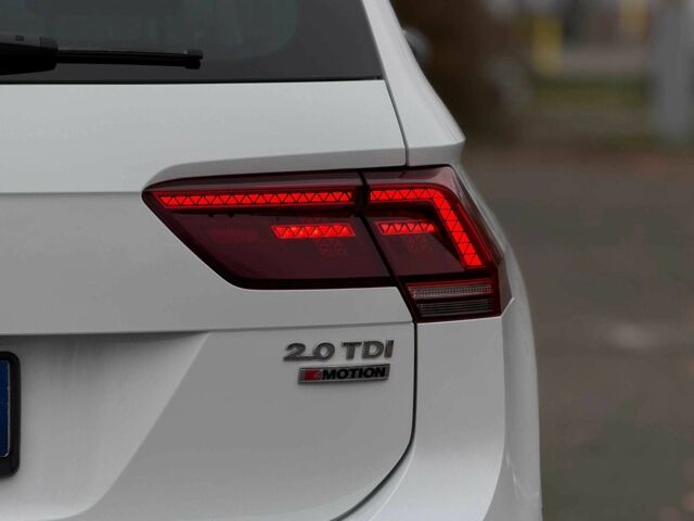 Белый Фольксваген Тигуан, объемом двигателя 2 л и пробегом 71 тыс. км за 25000 $, фото 7 на Automoto.ua