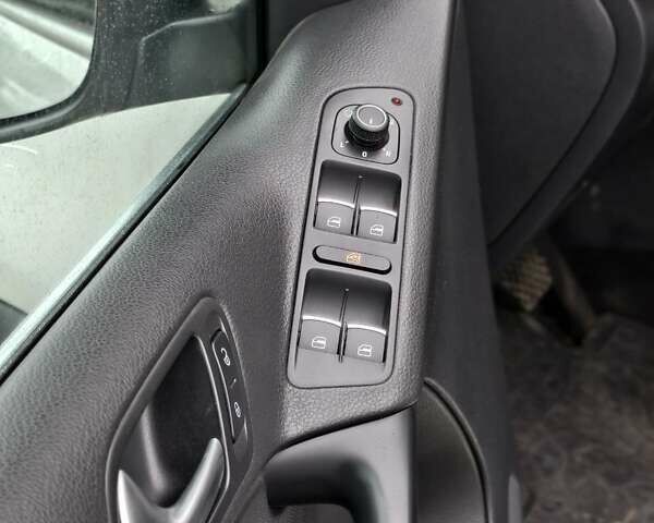 Белый Фольксваген Тигуан, объемом двигателя 1.98 л и пробегом 145 тыс. км за 14200 $, фото 16 на Automoto.ua