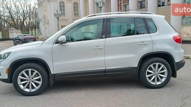 Белый Фольксваген Тигуан, объемом двигателя 2 л и пробегом 228 тыс. км за 13850 $, фото 7 на Automoto.ua
