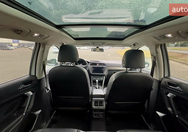 Білий Фольксваген Тігуан, об'ємом двигуна 2 л та пробігом 128 тис. км за 21500 $, фото 9 на Automoto.ua