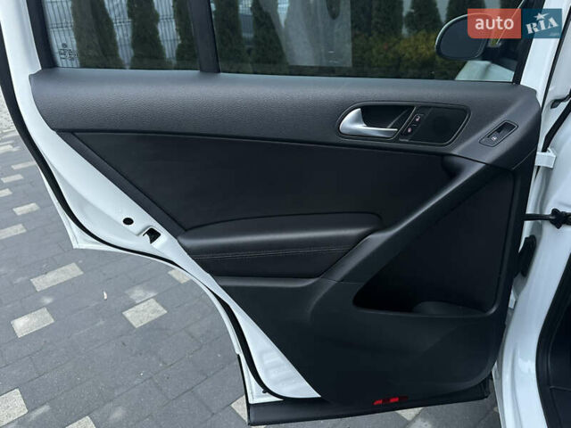 Белый Фольксваген Тигуан, объемом двигателя 2 л и пробегом 176 тыс. км за 12650 $, фото 28 на Automoto.ua