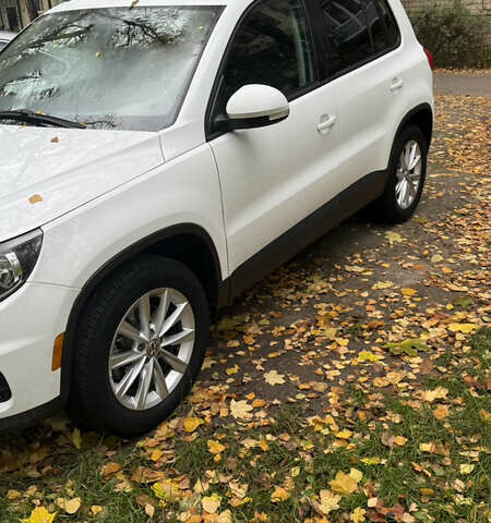 Білий Фольксваген Тігуан, об'ємом двигуна 1.98 л та пробігом 135 тис. км за 13100 $, фото 2 на Automoto.ua