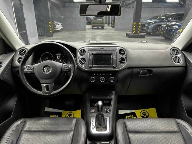 Білий Фольксваген Тігуан, об'ємом двигуна 2 л та пробігом 166 тис. км за 14200 $, фото 9 на Automoto.ua