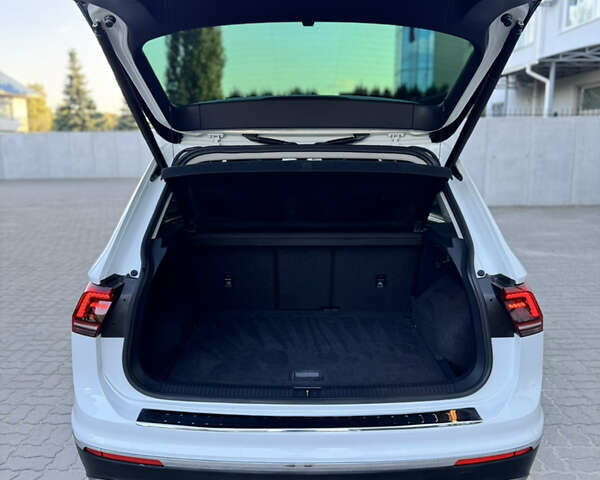 Білий Фольксваген Тігуан, об'ємом двигуна 1.98 л та пробігом 156 тис. км за 26500 $, фото 37 на Automoto.ua