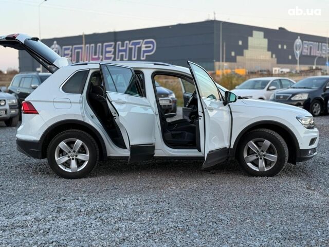 Белый Фольксваген Тигуан, объемом двигателя 2 л и пробегом 161 тыс. км за 24890 $, фото 29 на Automoto.ua