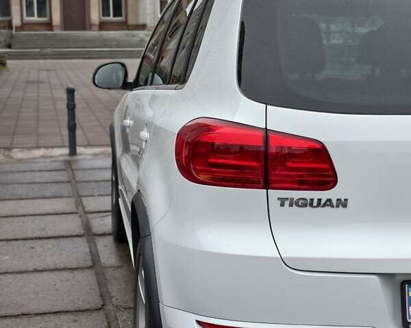 Белый Фольксваген Тигуан, объемом двигателя 1.98 л и пробегом 145 тыс. км за 14200 $, фото 7 на Automoto.ua