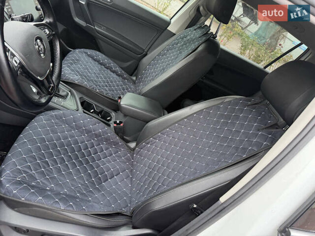 Білий Фольксваген Тігуан, об'ємом двигуна 1.98 л та пробігом 163 тис. км за 17500 $, фото 75 на Automoto.ua