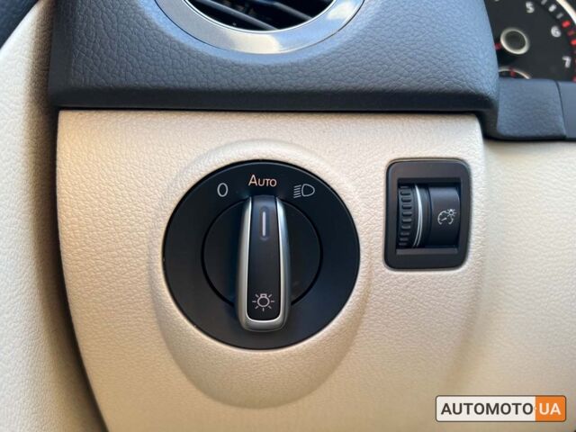 Білий Фольксваген Тігуан, об'ємом двигуна 2 л та пробігом 150 тис. км за 15999 $, фото 19 на Automoto.ua