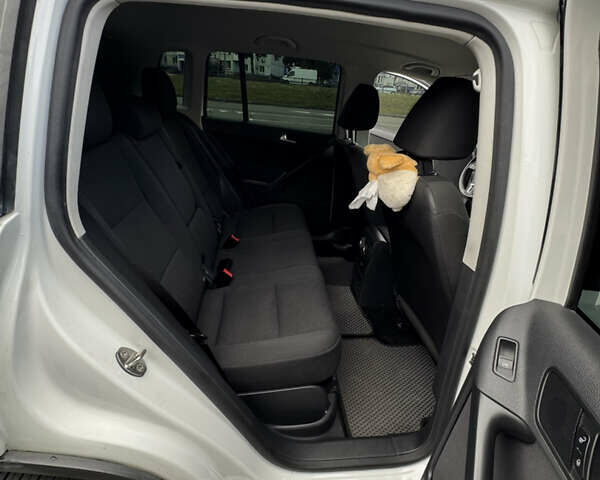 Белый Фольксваген Тигуан, объемом двигателя 1.98 л и пробегом 99 тыс. км за 13700 $, фото 1 на Automoto.ua