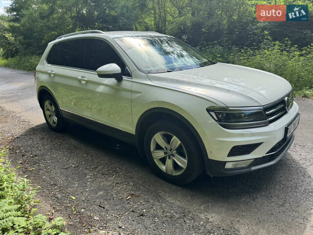 Белый Фольксваген Тигуан, объемом двигателя 1.97 л и пробегом 282 тыс. км за 22500 $, фото 3 на Automoto.ua