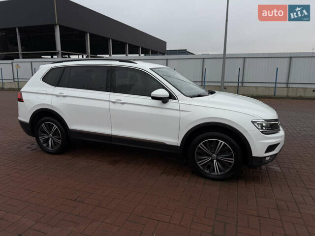 Білий Фольксваген Тігуан, об'ємом двигуна 1.98 л та пробігом 163 тис. км за 17500 $, фото 56 на Automoto.ua