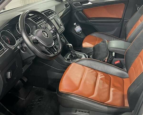 Білий Фольксваген Тігуан, об'ємом двигуна 2.01 л та пробігом 71 тис. км за 26000 $, фото 4 на Automoto.ua