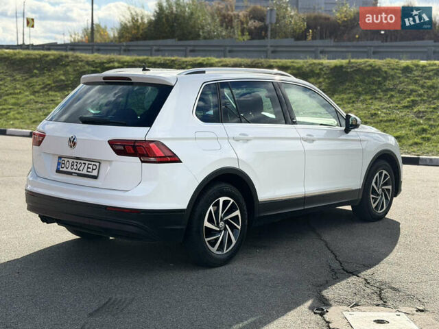 Белый Фольксваген Тигуан, объемом двигателя 2 л и пробегом 207 тыс. км за 20900 $, фото 6 на Automoto.ua