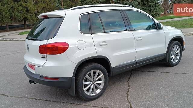 Белый Фольксваген Тигуан, объемом двигателя 2 л и пробегом 228 тыс. км за 13850 $, фото 19 на Automoto.ua