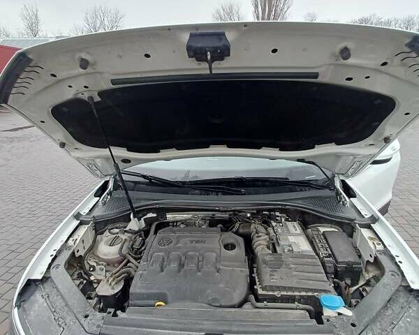 Белый Фольксваген Тигуан, объемом двигателя 1.98 л и пробегом 195 тыс. км за 25000 $, фото 11 на Automoto.ua