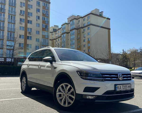 Белый Фольксваген Тигуан, объемом двигателя 1.97 л и пробегом 182 тыс. км за 26200 $, фото 5 на Automoto.ua