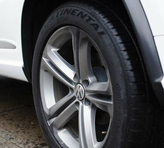 Белый Фольксваген Тигуан, объемом двигателя 1.98 л и пробегом 145 тыс. км за 14200 $, фото 52 на Automoto.ua