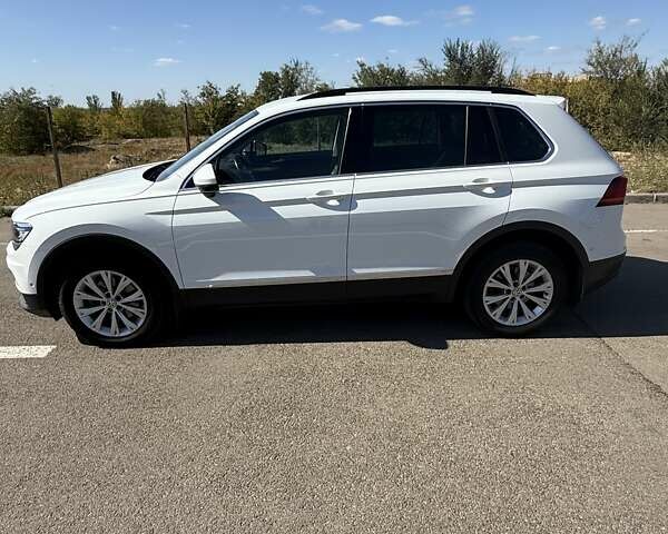 Білий Фольксваген Тігуан, об'ємом двигуна 2.01 л та пробігом 71 тис. км за 26000 $, фото 3 на Automoto.ua