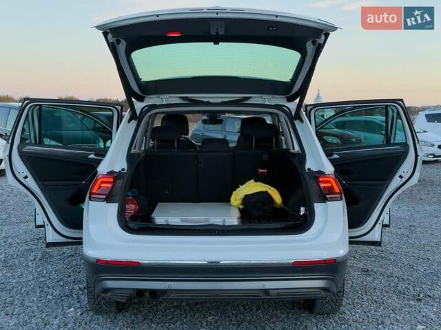 Білий Фольксваген Тігуан, об'ємом двигуна 2 л та пробігом 161 тис. км за 24880 $, фото 28 на Automoto.ua