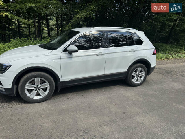Белый Фольксваген Тигуан, объемом двигателя 1.97 л и пробегом 282 тыс. км за 22500 $, фото 2 на Automoto.ua