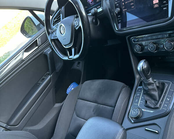 Білий Фольксваген Тігуан, об'ємом двигуна 1.97 л та пробігом 297 тис. км за 27000 $, фото 20 на Automoto.ua