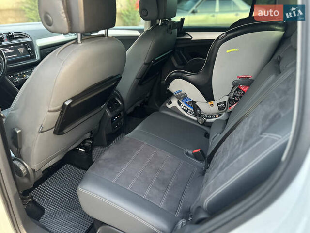 Белый Фольксваген Тигуан, объемом двигателя 1.97 л и пробегом 258 тыс. км за 23300 $, фото 36 на Automoto.ua