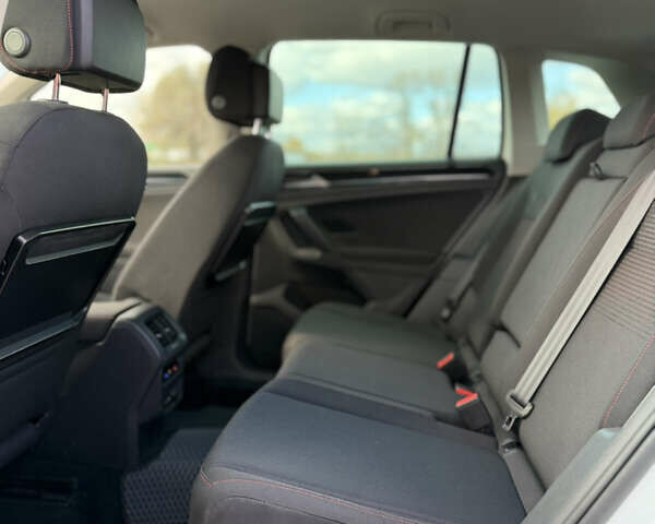 Белый Фольксваген Тигуан, объемом двигателя 2 л и пробегом 207 тыс. км за 20900 $, фото 15 на Automoto.ua