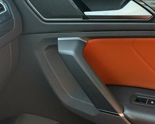 Білий Фольксваген Тігуан, об'ємом двигуна 2.01 л та пробігом 71 тис. км за 26000 $, фото 7 на Automoto.ua