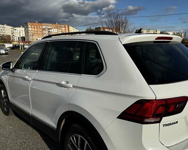 Білий Фольксваген Тігуан, об'ємом двигуна 1.98 л та пробігом 179 тис. км за 23500 $, фото 3 на Automoto.ua