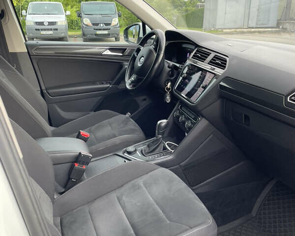 Білий Фольксваген Тігуан, об'ємом двигуна 1.97 л та пробігом 207 тис. км за 26500 $, фото 55 на Automoto.ua