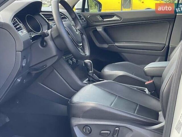 Белый Фольксваген Тигуан, объемом двигателя 1.98 л и пробегом 94 тыс. км за 19800 $, фото 17 на Automoto.ua