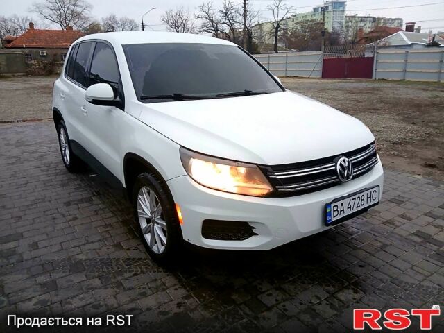 Белый Фольксваген Тигуан, объемом двигателя 2 л и пробегом 174 тыс. км за 15000 $, фото 5 на Automoto.ua