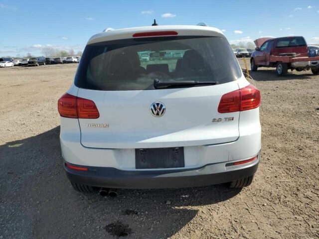 Білий Фольксваген Тігуан, об'ємом двигуна 2 л та пробігом 130 тис. км за 2900 $, фото 5 на Automoto.ua