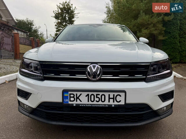 Білий Фольксваген Тігуан, об'ємом двигуна 1.98 л та пробігом 200 тис. км за 23500 $, фото 4 на Automoto.ua
