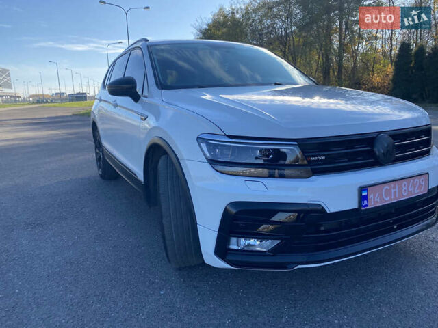 Белый Фольксваген Тигуан, объемом двигателя 2 л и пробегом 166 тыс. км за 14700 $, фото 1 на Automoto.ua